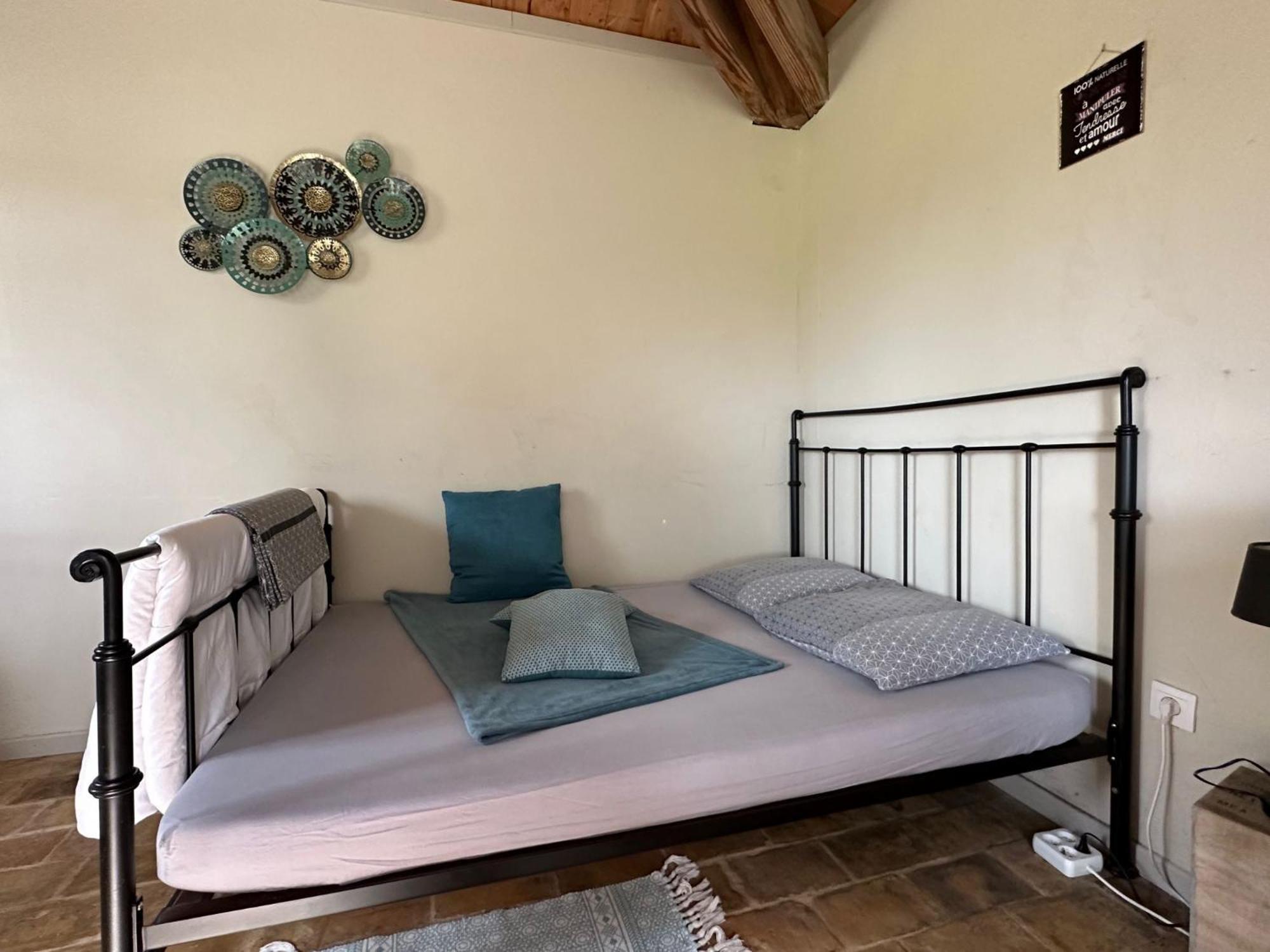 Maisonnette Independante Au Calme Dans Un Grand Jardin Châteauneuf-du-Rhône Exterior foto