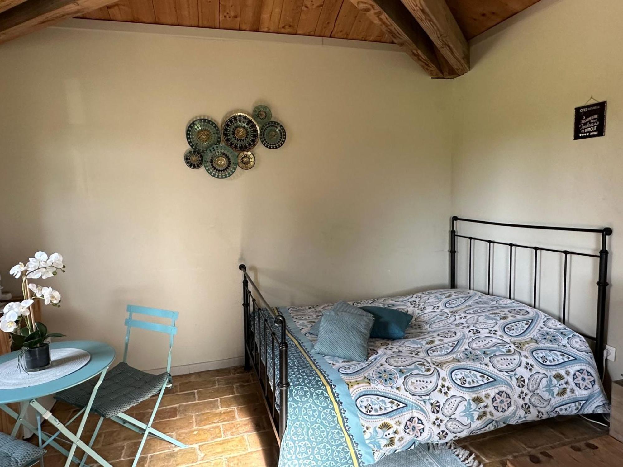 Maisonnette Independante Au Calme Dans Un Grand Jardin Châteauneuf-du-Rhône Exterior foto